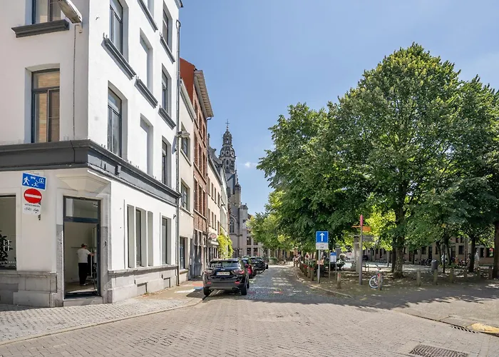 Light Modern Apartment In The Heart Of Antwerp